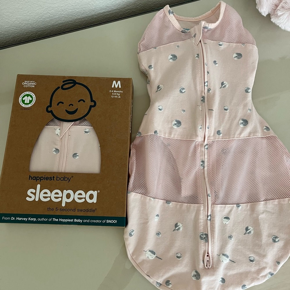 Happiest baby/Snoo sleepea swaddles small and medium